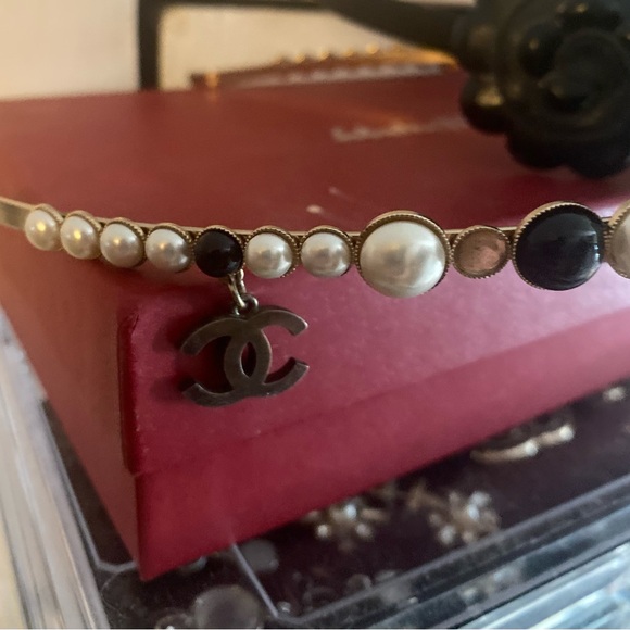 Vintage Chanel headband - Picture 2 of 16